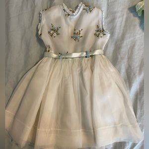 Beautiful vintage dress!